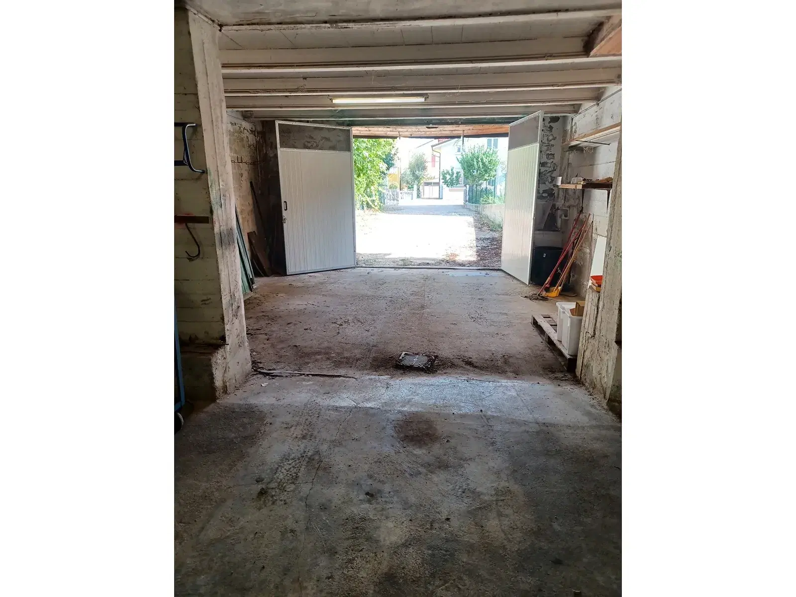 Privéonderhandeling – magazijn in Pesaro (PU) Loc. Zaak Bruciate - Italië