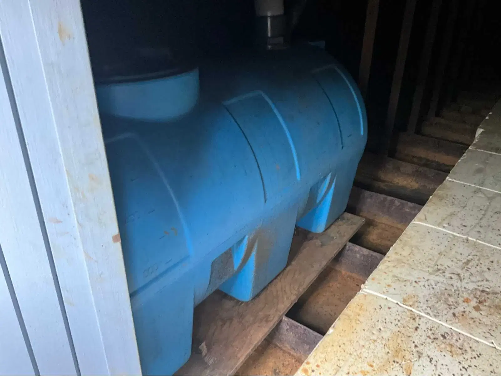 Moderne Woonboot / Woonark te Heeg