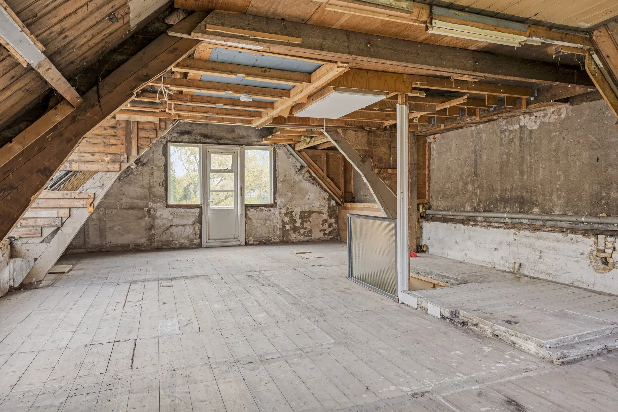 INSCHRIJVING | Rotterdam, Bovenstraat 127, 129 A/B en 131