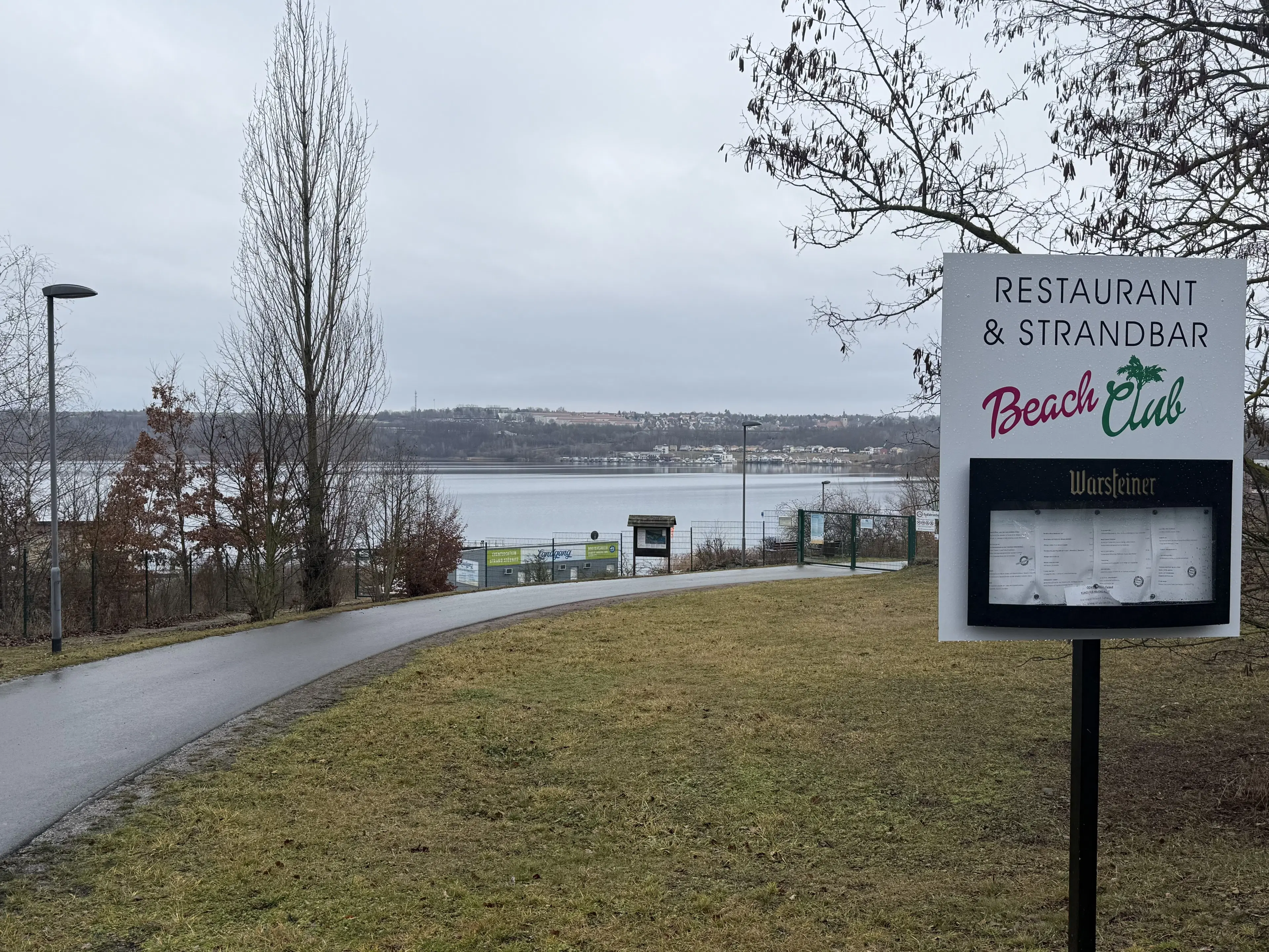 Karakteristieke toren en bebouwing op perceel van 1.377 m² nabij Klobikau, Halle - Duitsland