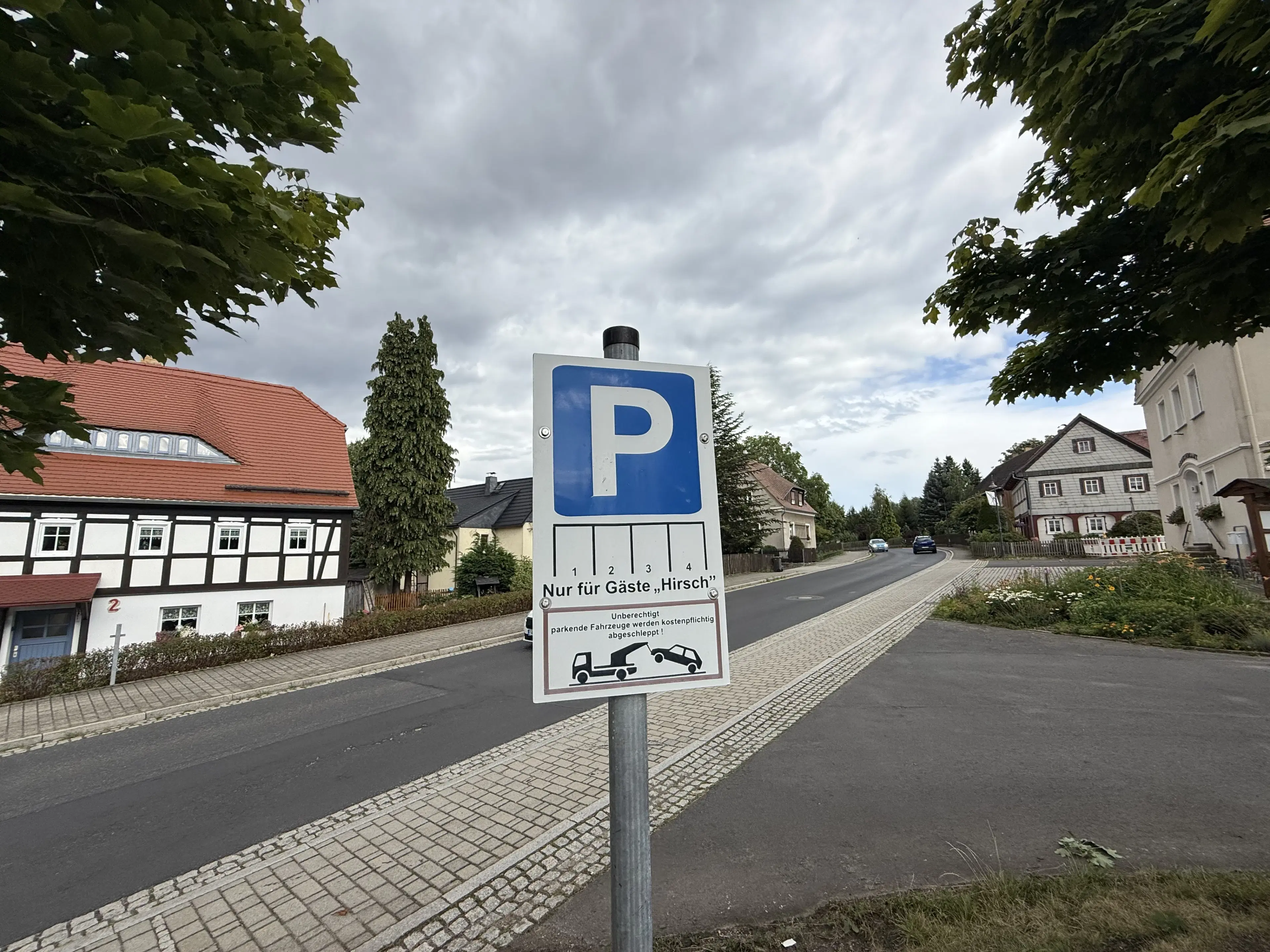 Horeca-object met zaal en kamers op 546 m² perceel in Bertsdorf-Hörnitz - Duitsland