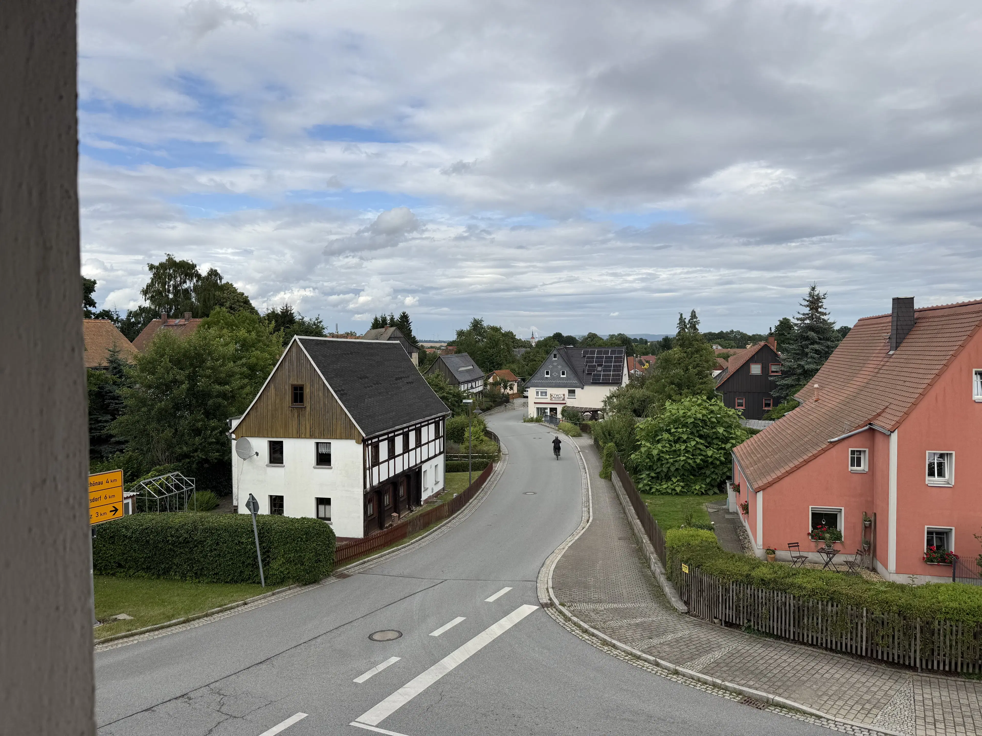 Horeca-object met zaal en kamers op 546 m² perceel in Bertsdorf-Hörnitz - Duitsland