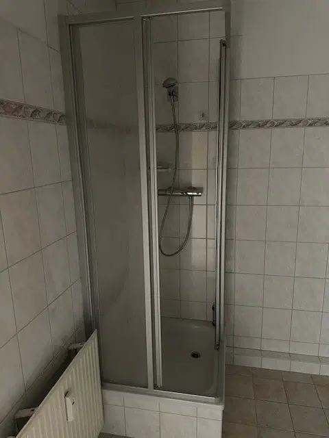 60 appartementen / studio’s, bouwjaar 1988, 25 verhuurd (€ 82.800,= huur) - Markneukirchen - Duitsland