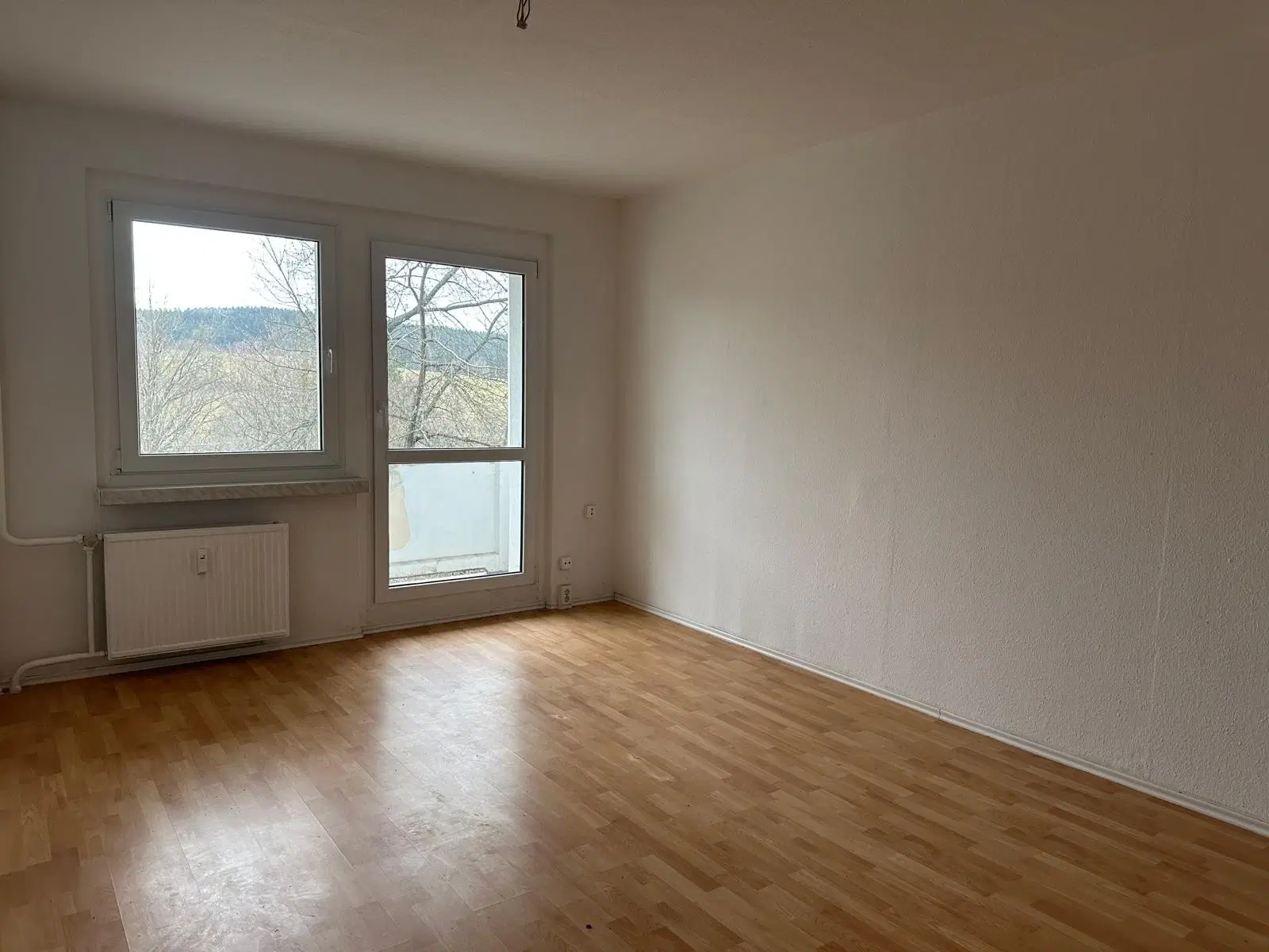 60 appartementen / studio’s, bouwjaar 1988, 25 verhuurd (€ 82.800,= huur) - Markneukirchen - Duitsland