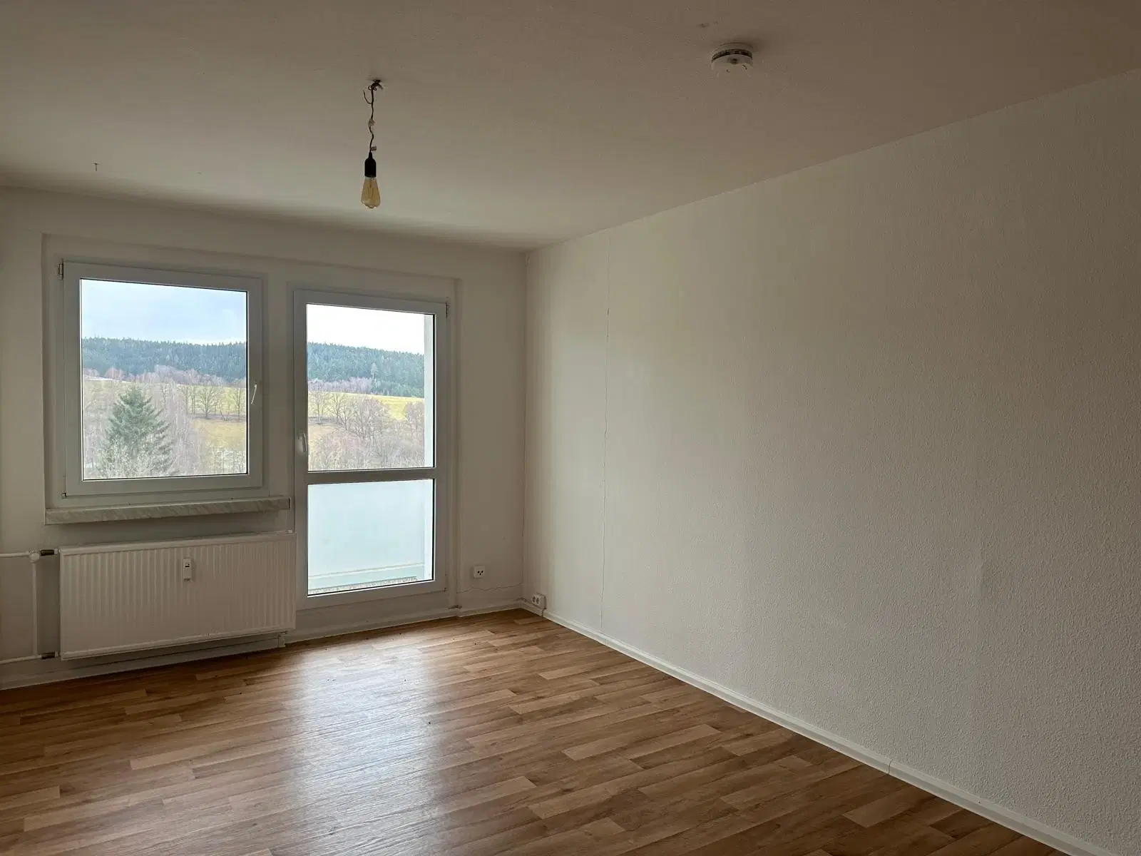 60 appartementen / studio’s, bouwjaar 1988, 25 verhuurd (€ 82.800,= huur) - Markneukirchen - Duitsland