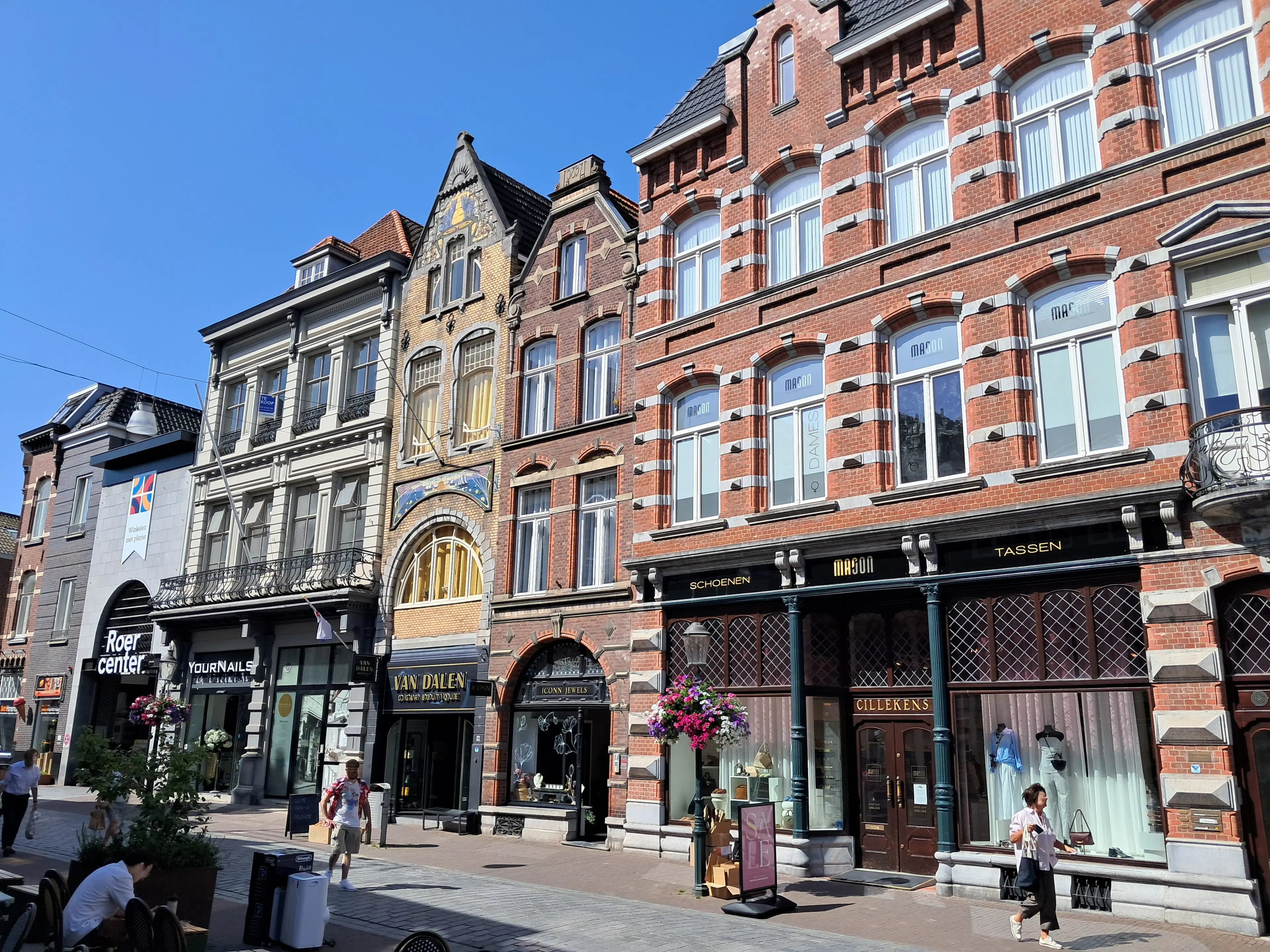 Roermond, Neerstraat 36 en 36 A